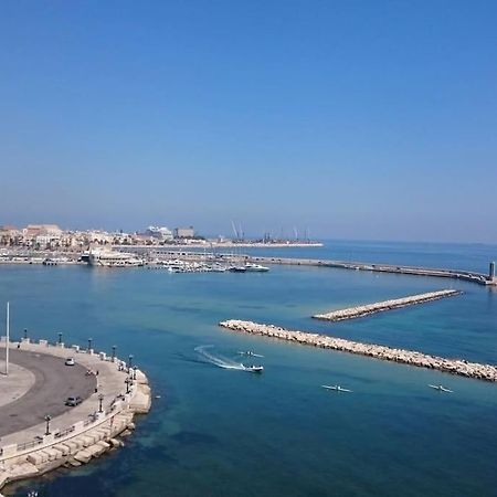 Caesar Apartment Бари Екстериор снимка