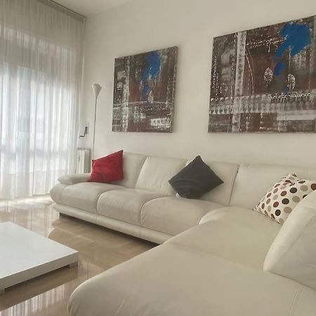 Caesar Apartment Бари Екстериор снимка
