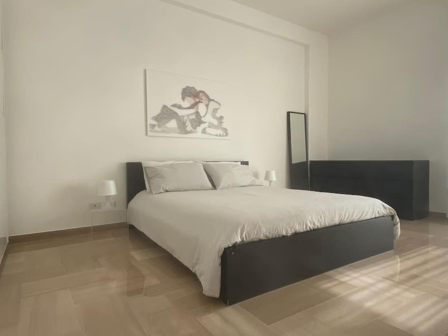 Caesar Apartment Бари Екстериор снимка