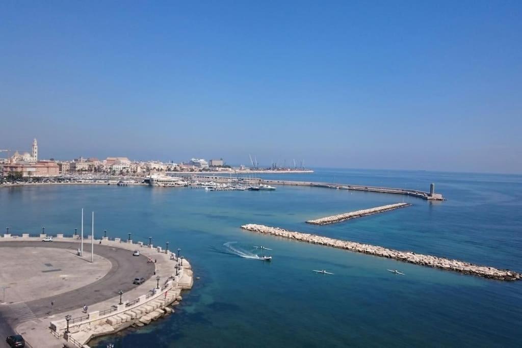 Caesar Apartment Бари Екстериор снимка